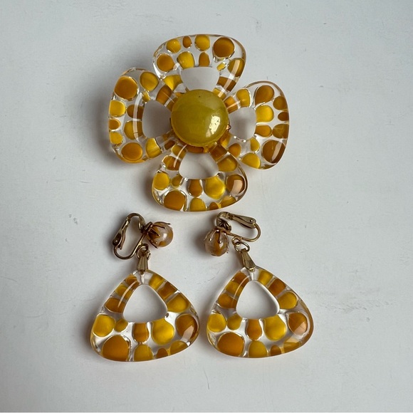 Vintage Retro Flower Power Brooch & Earrings Hong Kong - Picture 6 of 11